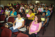 Profissionais reunidos no auditório da Escola de Saúde da Família