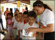Durante a realização do evento foi distribuído material educativo nas Escolas.