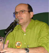 Secretário Carlos Hilton esclarece dúvidas acerca da