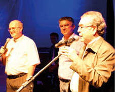 Dom Odelir e Prefeito Veveu estiveram no palco com Pe. Zezinho