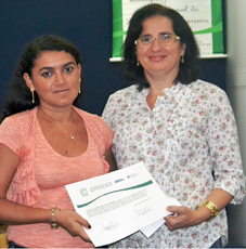 Prefeito recebeu a comenda das mãos do servidor do HC, Avelino Prado.