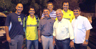 Prefeito Veveu e secretários do Esporte, Hermenegildo e Eugênio, recepcionaram os atletas.
