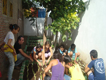 Alunos da Escola  plantam hortaliças