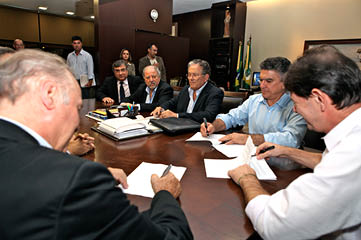 SAMU esteve presente durante o desfile do Bloco dos Sujos no Boulevard do Arco.
