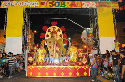 SAMU esteve presente durante o desfile do Bloco dos Sujos no Boulevard do Arco.